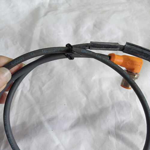 全新IFM易福门连接线EVC037，1米长度，36V UL认议价