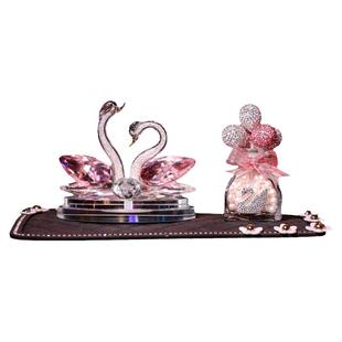 汽车摆件女神款水晶天鹅车载香水高级感女士车上装饰时尚车内饰品