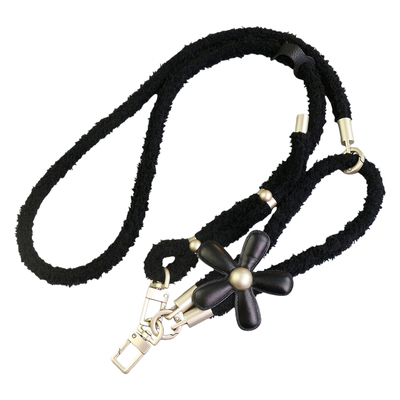 皮质花朵手机挂绳毛绒新款手腕手机链挂饰手机壳吊坠斜挎独特好看