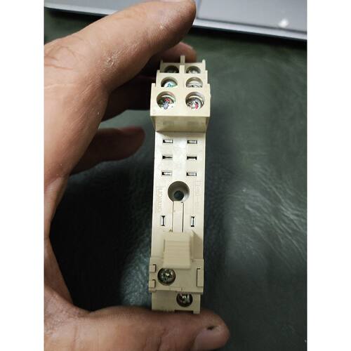 议价继电器底座P2RF08E8脚工厂拆机维修