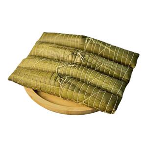 广西灵山传统手工灰水粽