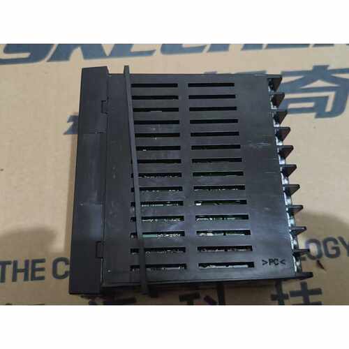 温控器E5EZR3MT100240VAC输入