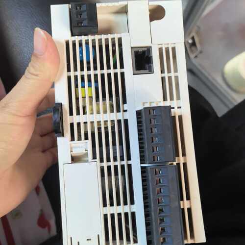 议价施耐德PLC模块 TM238LDD24DT，实物拍摄，成色还