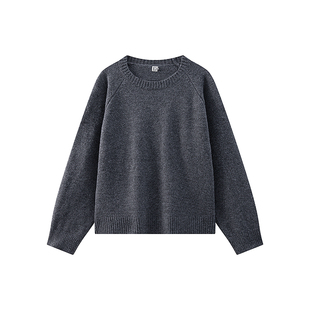 COLN这件短款基础毛衣不说谎只是悄然的让织针与你的身形更配更美