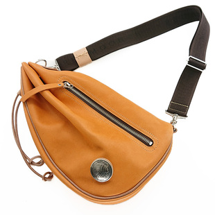 官方代理日本REDMOON红月饺子包STOMACH-BB牛皮胸包斜挎机车背包