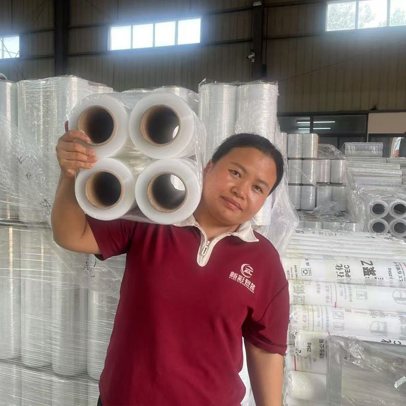 全新环保料彩色薄膜蓝色包膜PE保鲜膜工业缠绕拉伸膜黑色打拉伸膜