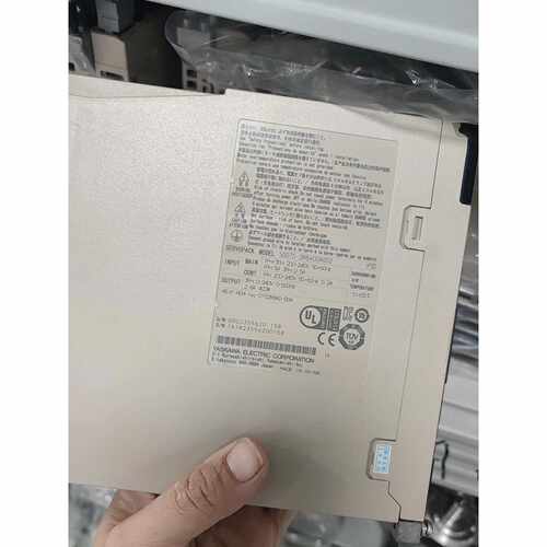 溢价-SGD7S-2R8A00A002   安川7系400w，功能