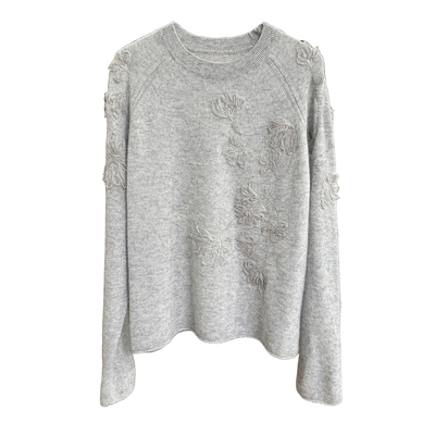 云感羊绒花朵圆领长袖针织毛衣