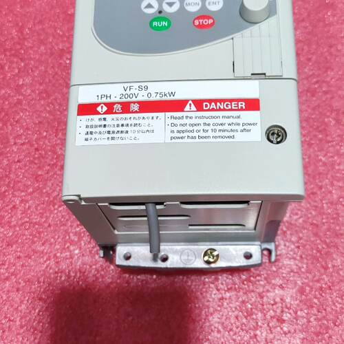 溢价-变频器  VFS9S-2007PL-WN   0.7