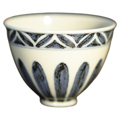 景德镇青花手绘菊瓣鸡心杯35ml