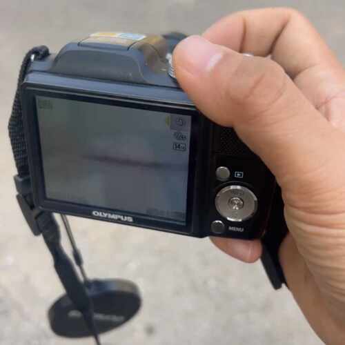 数码相机 型号SP-720UZ 的 26倍变