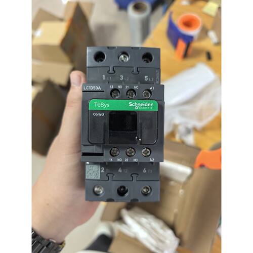 LC1D50AM7C AC220V 没包装 全新的裸机 仅有