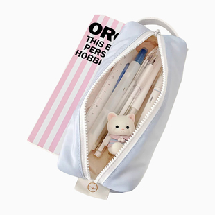 金金兔用心造物奶油小方柔软抗摔收纳笔袋轻便简约日系文具盒上新