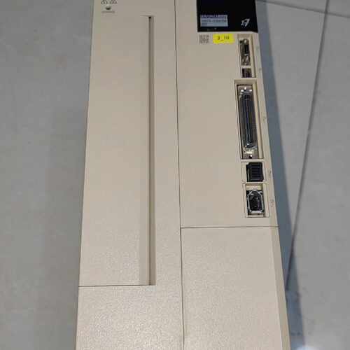 溢价-成色非常好的安川SGD7S-330A00A002伺服驱动一台