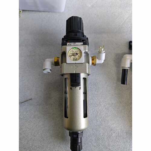 议价SMC调压过滤器自动排水AW3003BDE成色漂亮维修