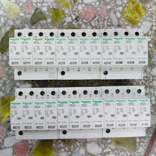询价下单施耐德浪涌保护器iPRU 20，4P，20kA，拆机现货，成