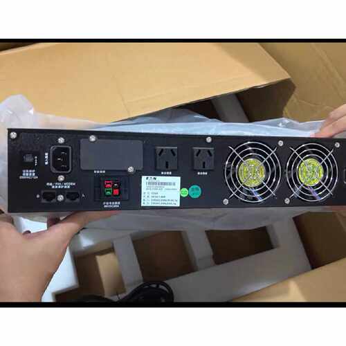 议价[余货全新]山特不间断电源 UPS电源 型号：C2KR 原装配件齐全