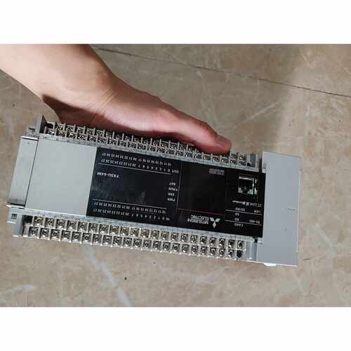 议价三凌PLCFX5U64MR原装正品23年份无盖