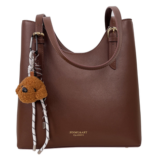 托特包女2025新款秋冬时尚百搭通勤大容量水桶包小个子单肩包包女