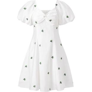 太平鸟 年夏季法式方领刺绣连衣裙女士短款小个子女士奥莱