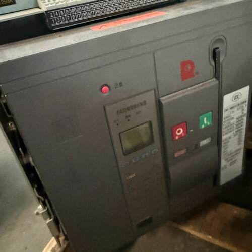常熟框架断路器  CW3-1600/4万能式断路器
