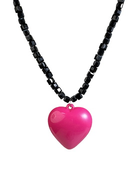 粉色爱心吊坠串石项链