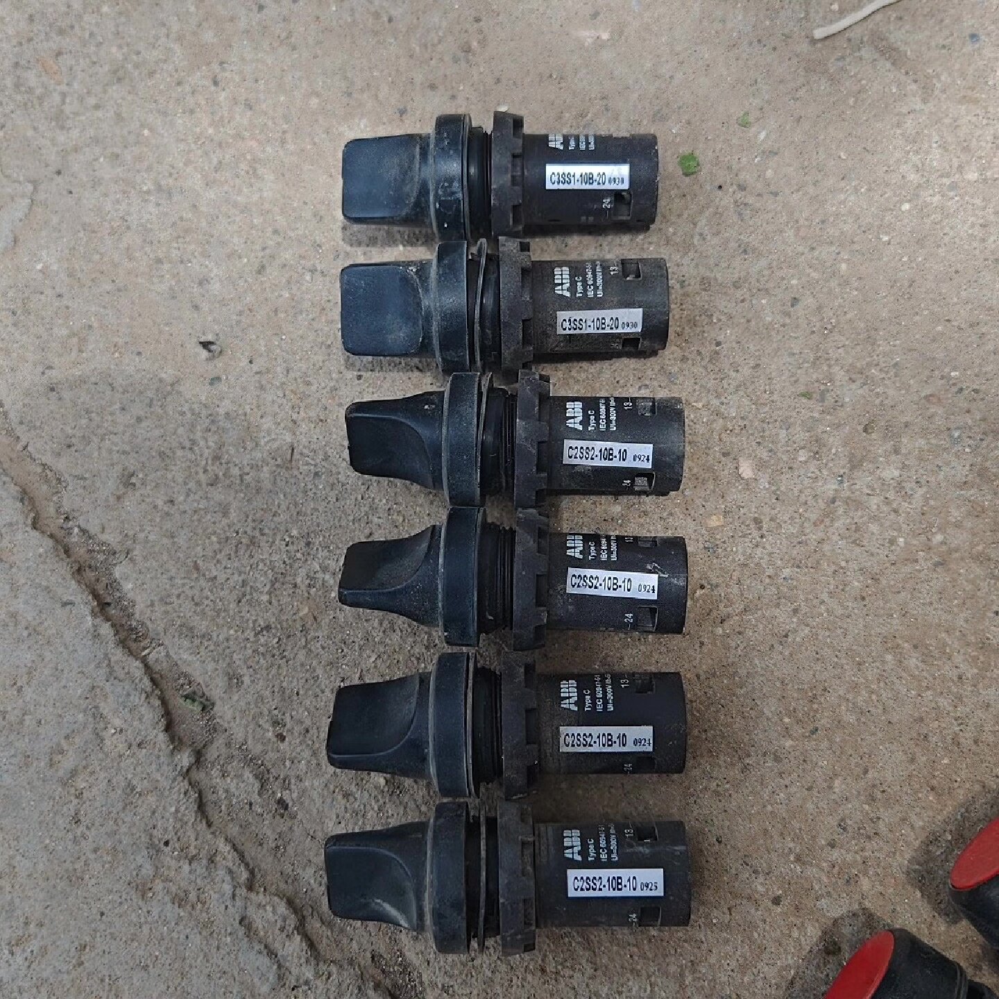 询价下单原装ABB短柄旋钮开关C3SS1-10B-20 C2s