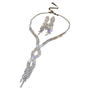 闪钻流苏耳环项链套装首饰夸张轻奢小众精致锁骨链颈链女新娘饰品