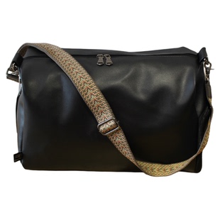 潮牌男包简约斜挎包黑色托特大容量单肩包男女健身包旅行包带鞋位