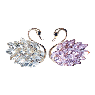 新款天鹅汽车出风口香水车内空调香薰装饰夹珍珠水钻车载香氛摆件