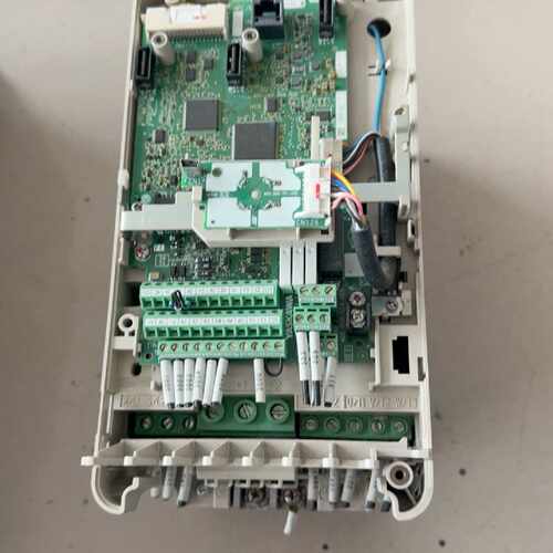 【议价-可维修】 Yaskawa  变频器 CIMR-CH70B4018A-GAAAA 工控备