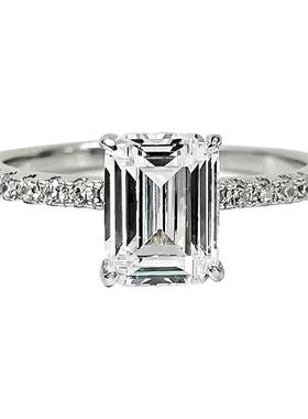 祖母绿切割长方形冰糖高托婚戒