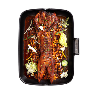 谭八手撕兔800g川特产整只全兔烧烤味兔腿冷吃兔肉零食小吃熟食