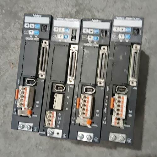 溢价-三协伺服驱动器DA2Z121 DA2Z122 DA22421