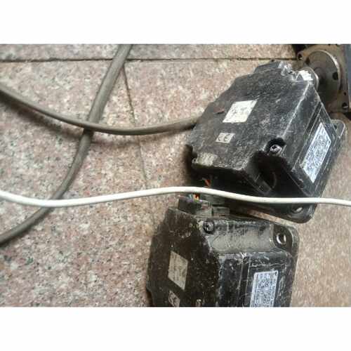 议价安川200W驱动器SGMP-02V314T 拆机包好同款两个
