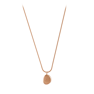 金色字母钛钢项链毛衣链秋冬颈链配饰女款高级感小众轻奢2026新款