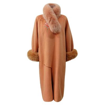 刺绣狐狸毛大衣羊驼毛