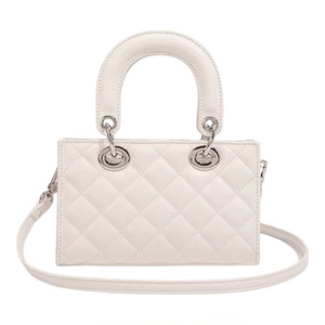 送女朋友生日礼物百搭小方包女生