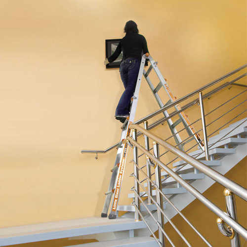 小巨人伸缩梯子家用多功能便携升降楼梯工程梯铝合金折叠梯人字梯