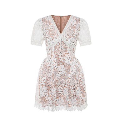 Maison Wester2025年夏季新款流行女士镂花泡泡袖V领短连衣裙