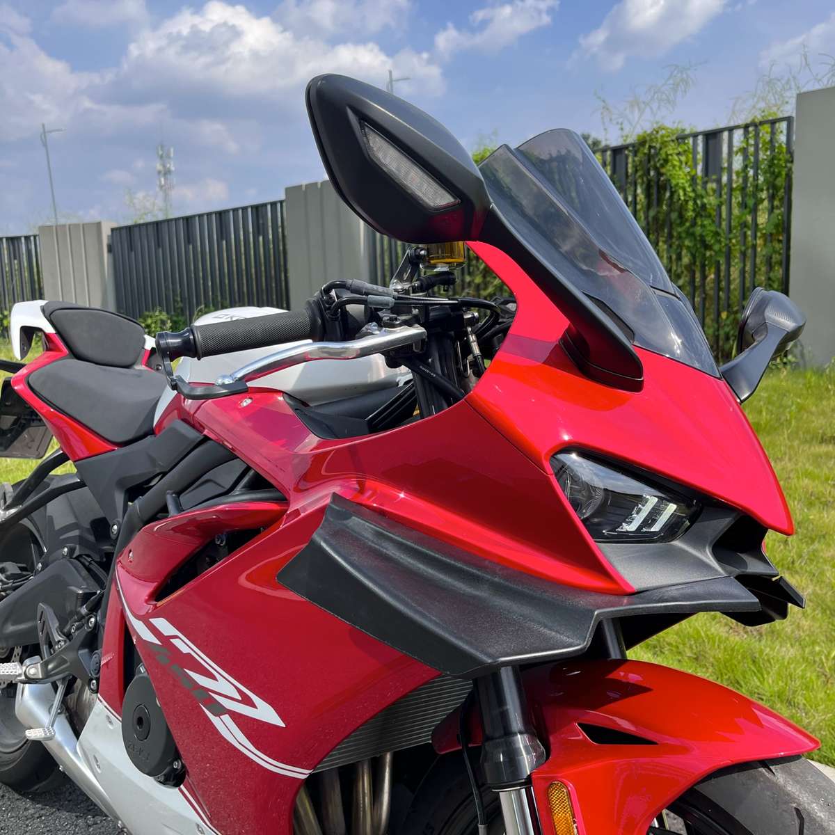 适用凯越450rr风挡竞技改装定风翼入门级v导流板摩托车改装件配件