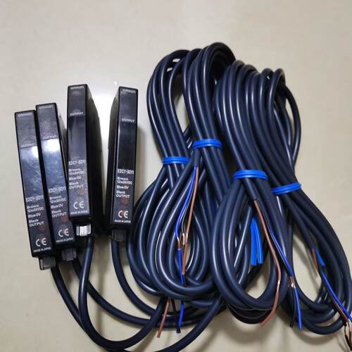 议价E2CY-SD11 日本原装OMRON光电放大器接近开关感测器E2CY-SD11