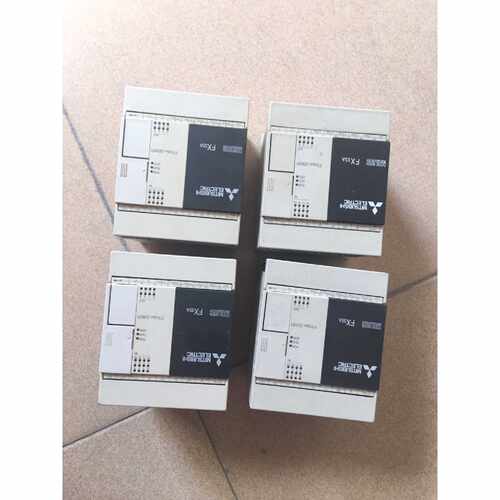 在线议价三菱FX3SA-20MR-CM，4台，成色见图，实物拍摄，功