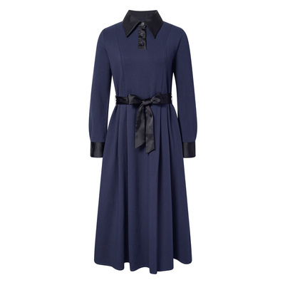 BCBG25秋新款简约时尚设计感缎面拼接叠褶A字裙摆中长款连衣裙