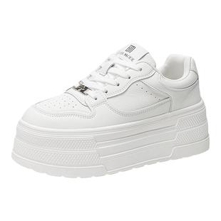 依思q加绒厚底小白鞋女2025新款秋冬爆款小个子增高松糕运动板鞋