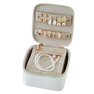 2026新款首饰收纳盒便携式出差旅行小型首饰包手镯手串丝绒饰品袋