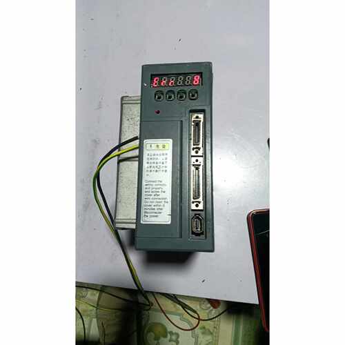 在线议价韦德伺服驱动器WD-30，2kw，拆机件，上电报err8，上