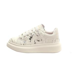 真皮圆头平底巨炫休闲鞋