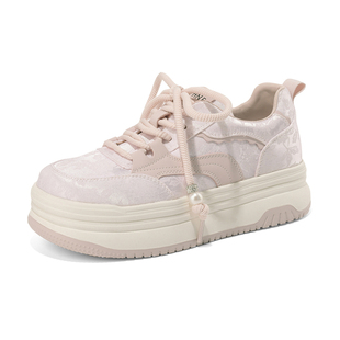 达芙妮厚底板鞋女款2026新款春秋透气国风刺绣配裙子百搭休闲女鞋