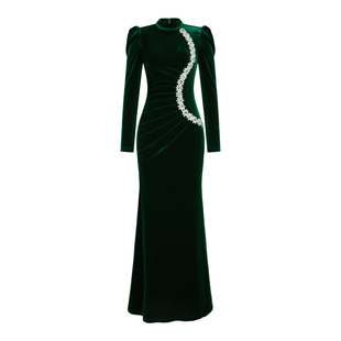 XULU原创新款进口丝绒钉珠包臀裙气质墨绿色修身半高领长袖连衣裙